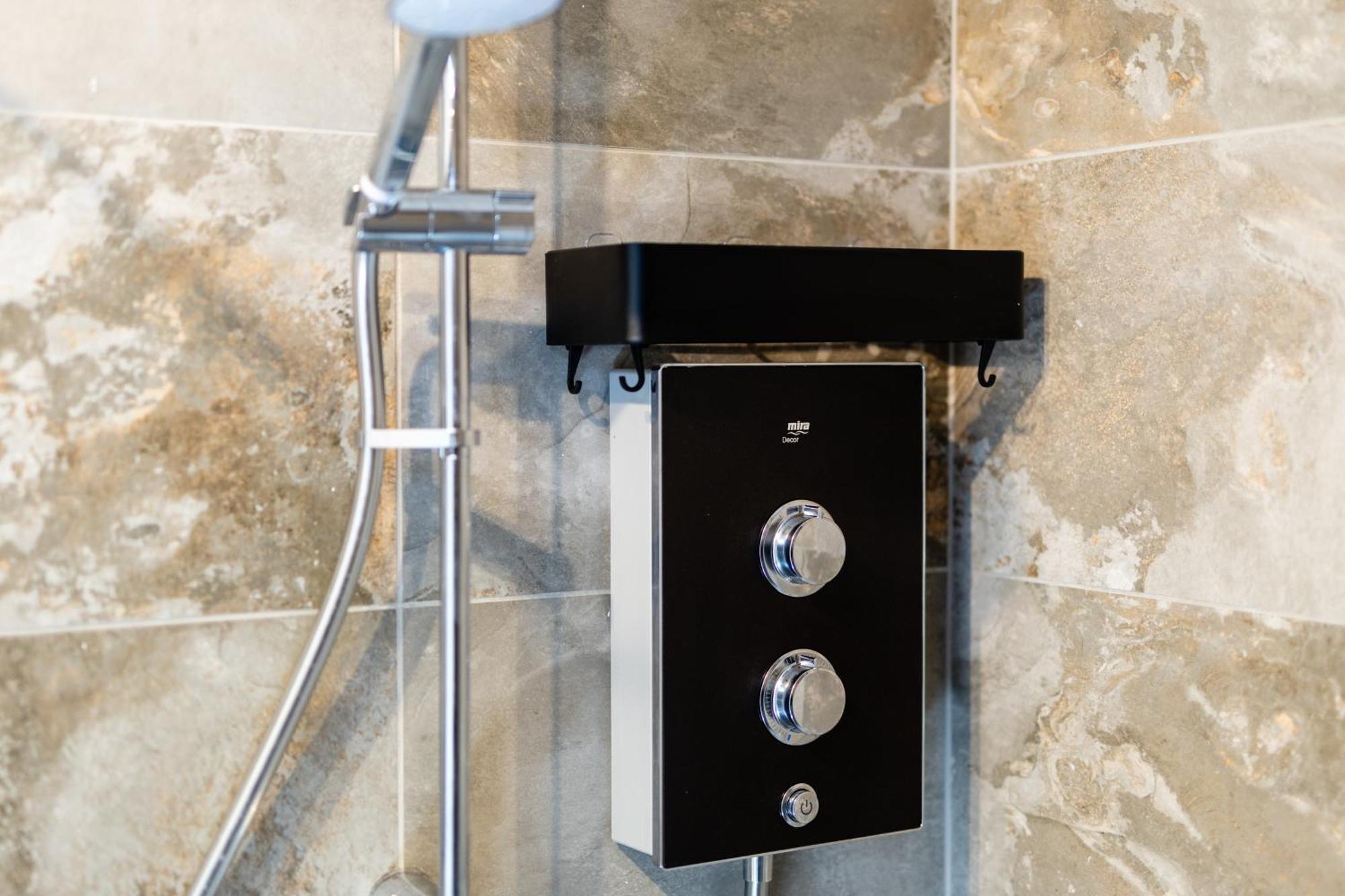 Midford Hideaway Apartment Bath Luaran gambar