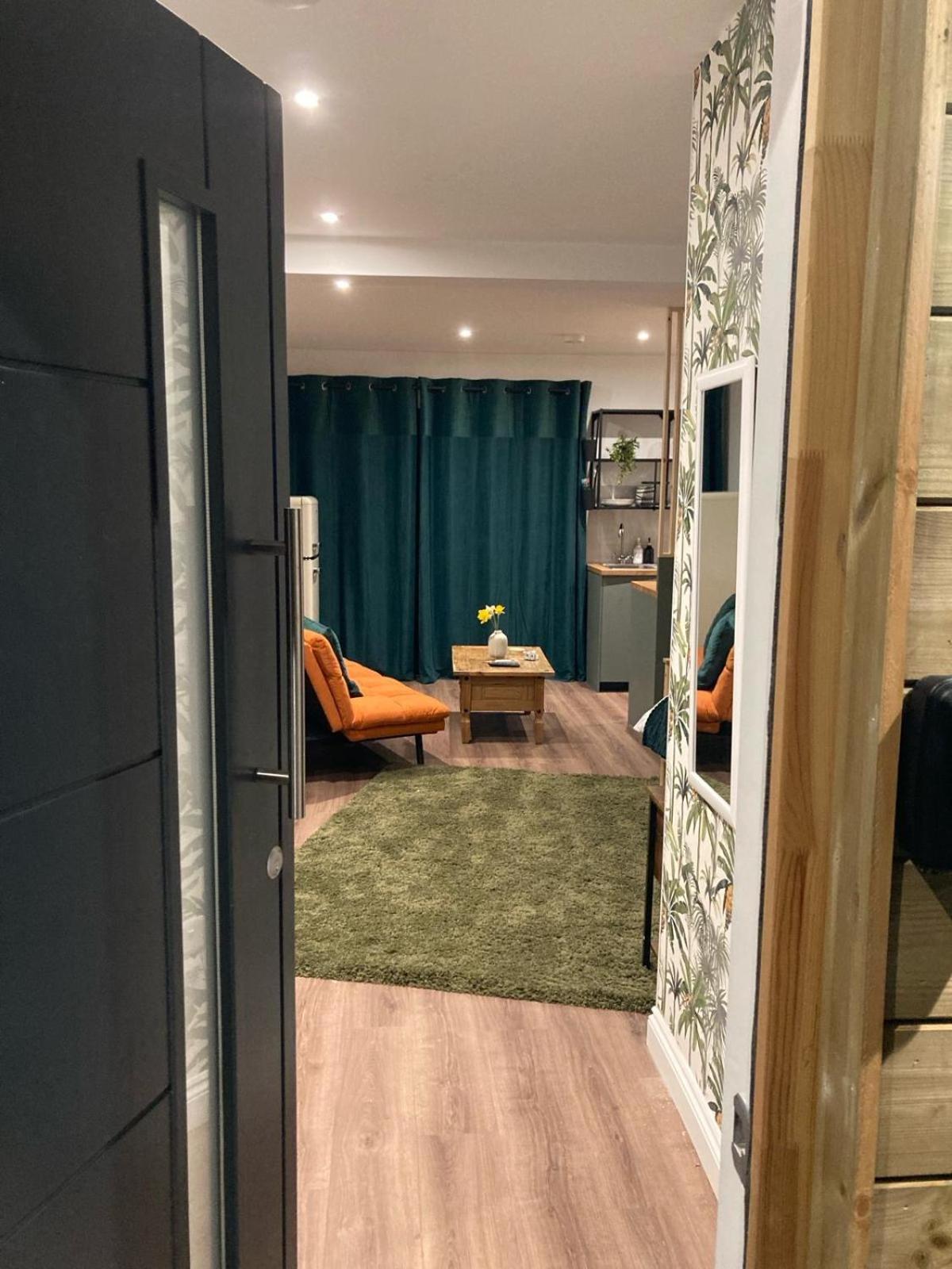 Midford Hideaway Apartment Bath Luaran gambar