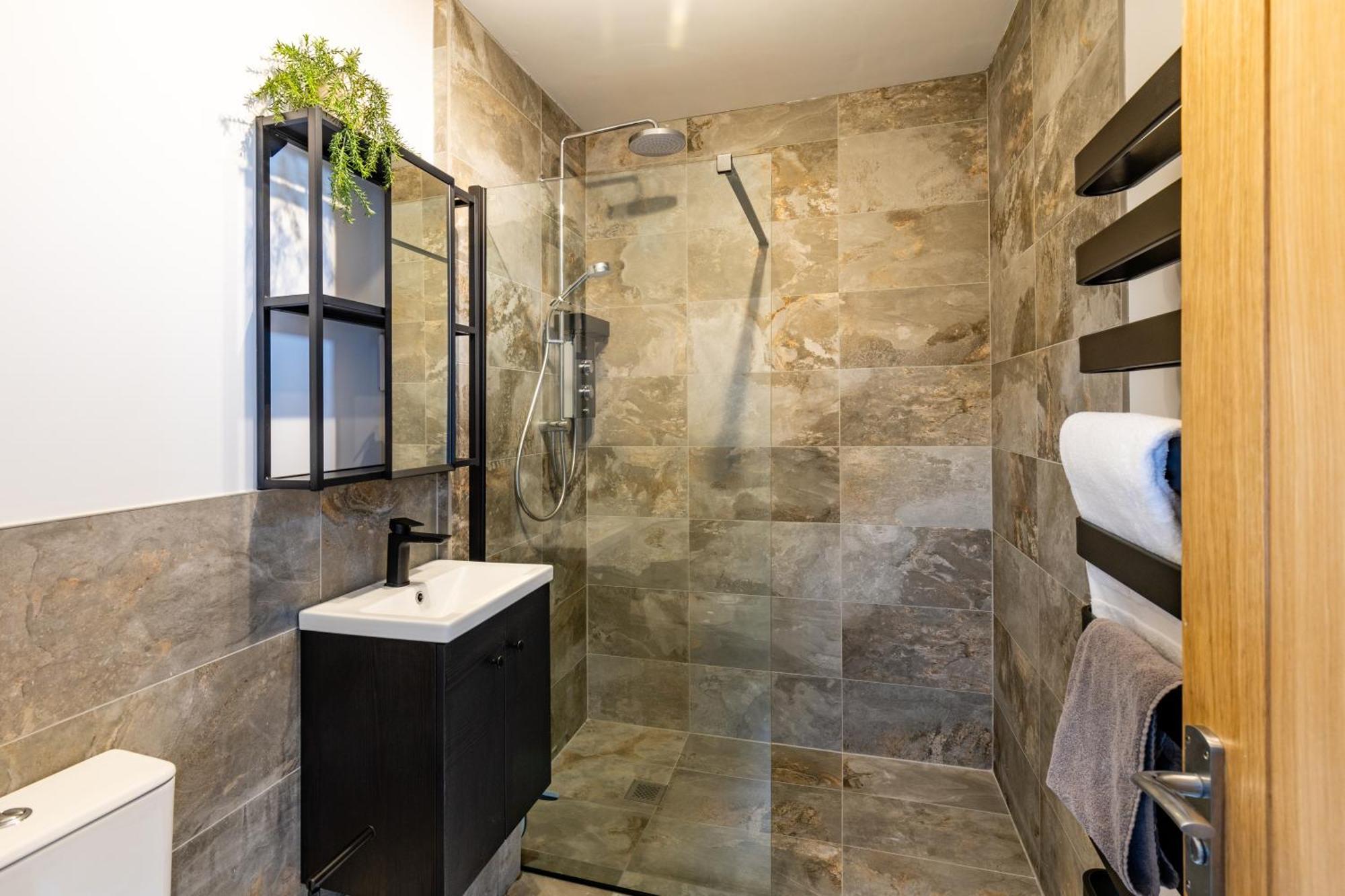 Midford Hideaway Apartment Bath Luaran gambar